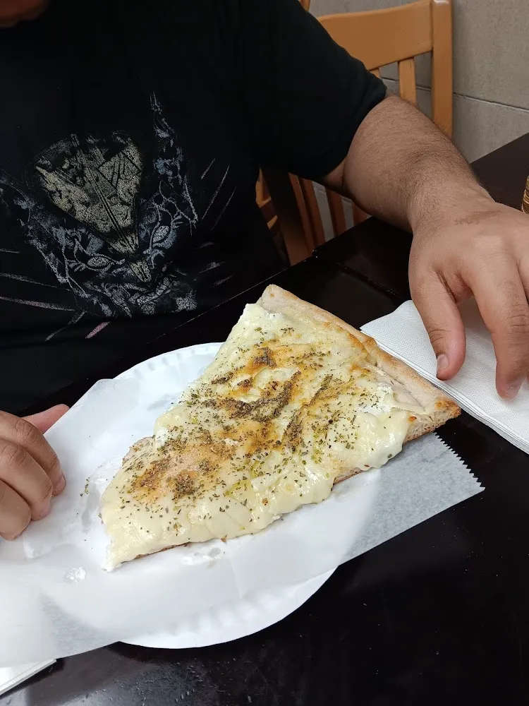 Joe's All White Cheese Pizza